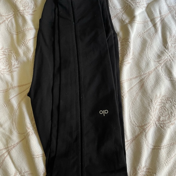 Alo Sz L Black W/open/netted seam down the backside (see pics). - Picture 4 of 5